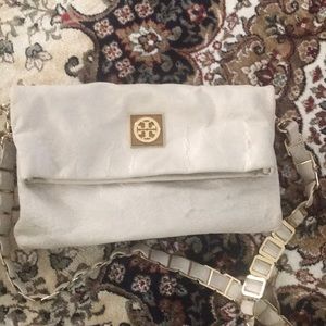 Beige Tory Burch purse